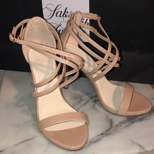 Heart in D Nude Patent Leather Pumps